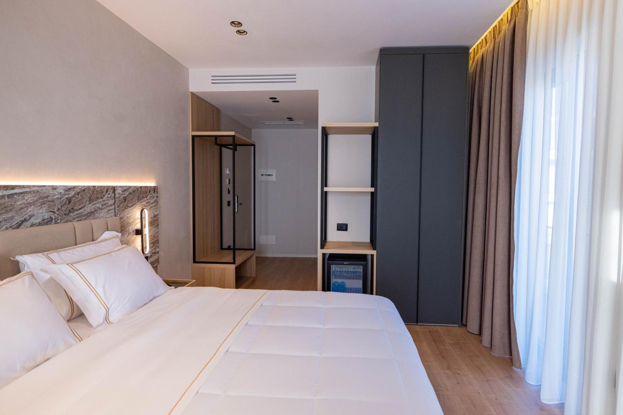 Tris3 Hotel Radhimë Exteriér fotografie