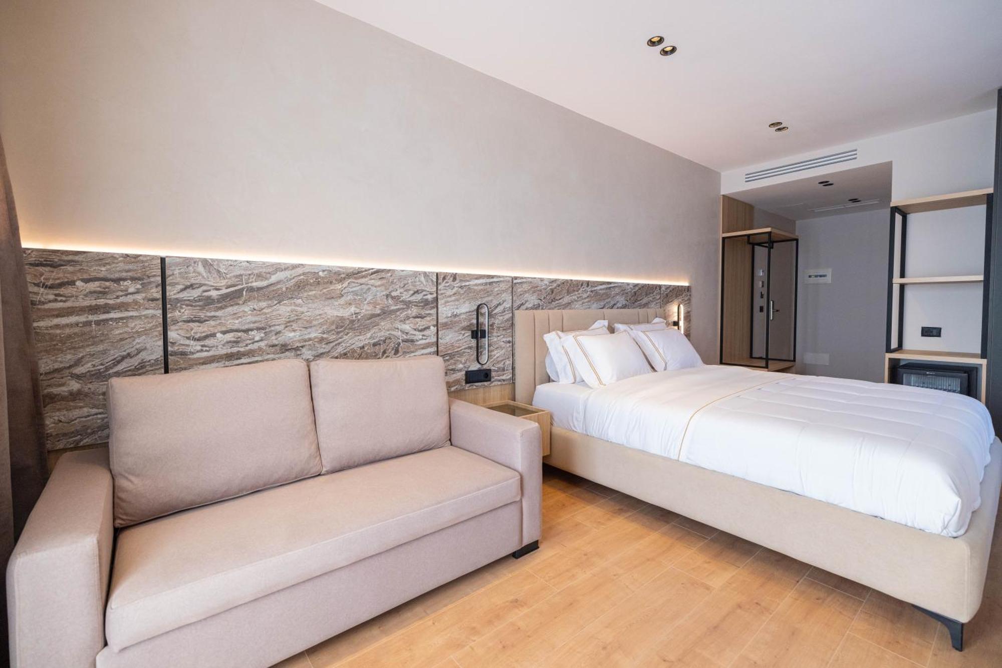 Tris3 Hotel Radhimë Exteriér fotografie